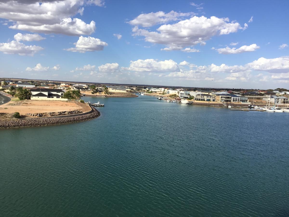 Wallaroo Marina Waterfront Luxe Apartment Exterior photo